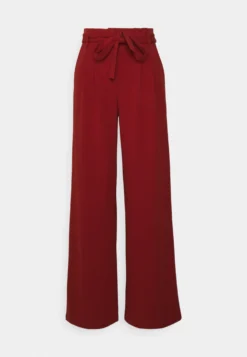 Pantalon Classique - 303 - Dark Red -Triumph Boutique 049e37bfcd884de0acf494978a301ddd scaled