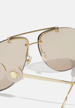 Versace Lunettes De Soleil - Gold-Coloured -Triumph Boutique 05029054b60c42b6bf3e347b4edfa402 scaled
