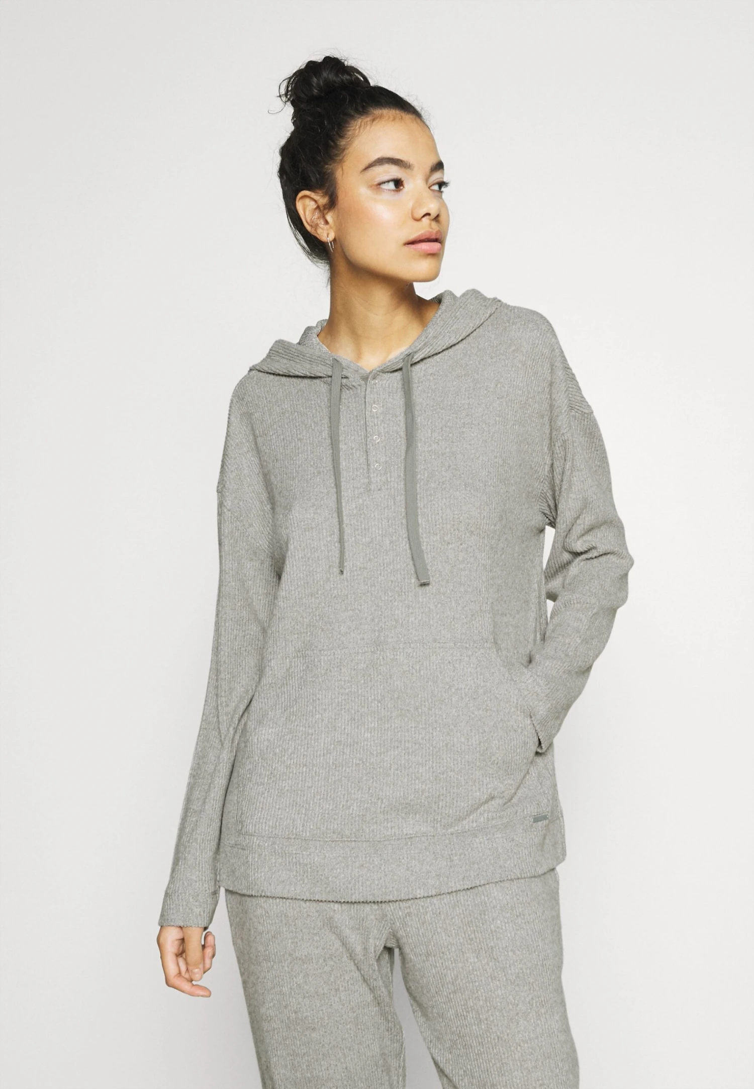 CALVIN KLEIN UNDERWEAR Ease Hoodie - Haut De Pyjama - Grey Heather 1 CALVIN KLEIN UNDERWEAR Ease Hoodie - Haut De Pyjama - Grey Heather