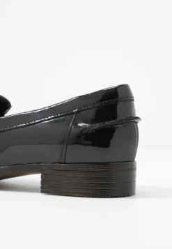 Clarks Hamble Loafer - Mocassins - Black -Triumph Boutique 29f74d59f25a49b6ad044a58aaed7445 scaled