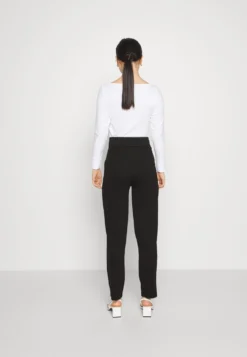 Pantalon Classique - Black 7 Pantalon Classique - Black -Triumph Boutique 4bfead732d0b42f09aab7ebb88f8f278 scaled