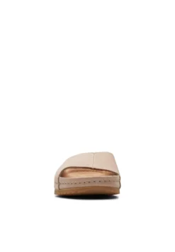 Clarks Brookleighflow - D - Mules - Beige -Triumph Boutique 61a1562399f7457884c57791ece81a64 scaled
