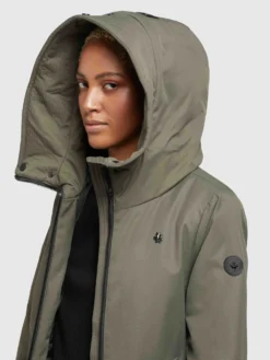 Khujo Manteaux De Mi-saison Manteau Mi-saison LISAD Femme Kaki -Triumph Boutique 6c9fa566bf470dcd7a03313c9b82f704 scaled