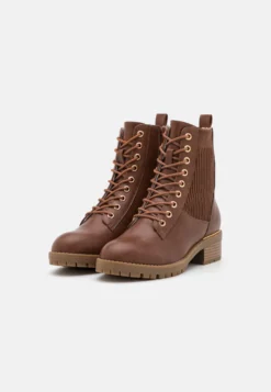 Winter Boot - Bottines À Lacets - Cognac -Triumph Boutique 6d8d952501314bedaeb975d9b9cbe48e scaled