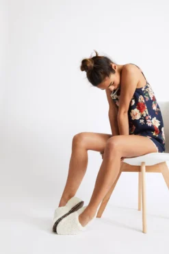 Chaussons Femme écru En Fausse Fourrure PECORA MUPPET -Triumph Boutique 71h pecora muppet sho11 dev2