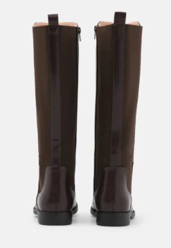 Bottes - Dark Brown -Triumph Boutique 8831108cfd784d91b805f4379a02aef0 scaled