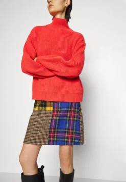 DRYKORN Tildi - Pullover - Orange 13 DRYKORN Tildi - Pullover - Orange -Triumph Boutique 8afaa2e4294f463c8116cfc0fe68f319 scaled