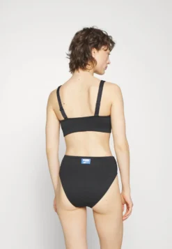 Puma Swim Women High Waist Brief - Bas De Bikini - Black 7 Puma Swim Women High Waist Brief - Bas De Bikini - Black -Triumph Boutique 8b29b50b26d548ffb8f80350c1a44c45 scaled