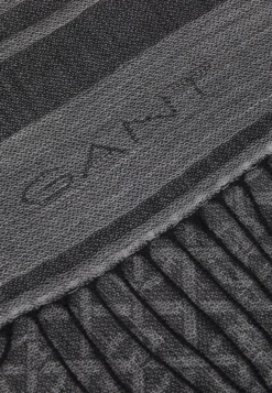 Gant Graphic Scarf - Écharpe - Ebony Black -Triumph Boutique 8ba1402dc45f4a55b2a1e40d171c20c9 scaled