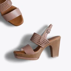 MODE - Sandale Pour Femme NUDE Avec Gravure Laser -Triumph Boutique DSC 4390