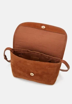 Anna Field Leather - Sac Bandoulière - Cognac 6 Anna Field Leather - Sac Bandoulière - Cognac -Triumph Boutique ae61ca48f1eb4eeb87d965c1a3de7c7d scaled