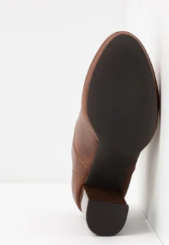 Anna Field Comfort - Bottines À Talons Hauts - Cognac 13 Anna Field Comfort - Bottines À Talons Hauts - Cognac -Triumph Boutique ae9c61531b83457089b76a2669a6a35e