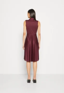 Anna Field Robe En Jersey - Bordeaux 8 Anna Field Robe En Jersey - Bordeaux -Triumph Boutique c81cc4343c03465687145f249b9eab9e scaled