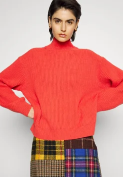 DRYKORN Tildi - Pullover - Orange 11 DRYKORN Tildi - Pullover - Orange -Triumph Boutique e275ffbe1d424a999284bfbf36a3bdfe scaled