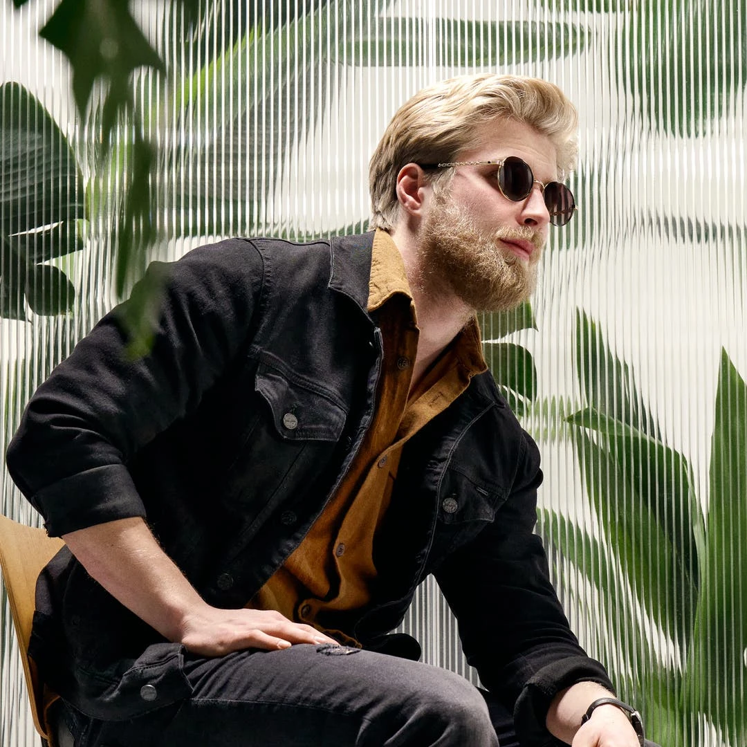 Lucleon Occasus | Lunettes De Soleil à Monture Couleur Or Et Verres Gris Polarisés 3 Lucleon Occasus | Lunettes De Soleil à Monture Couleur Or Et Verres Gris Polarisés – Image 3